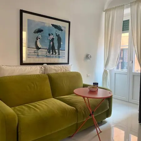 Cozy New Studio In The Center Of With Balcony דירה